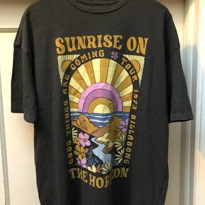 💥Host Pick!!!💥 Billabong T-Shirt - Sunrise on the Horizon